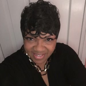 Meet your Posher, Yvette